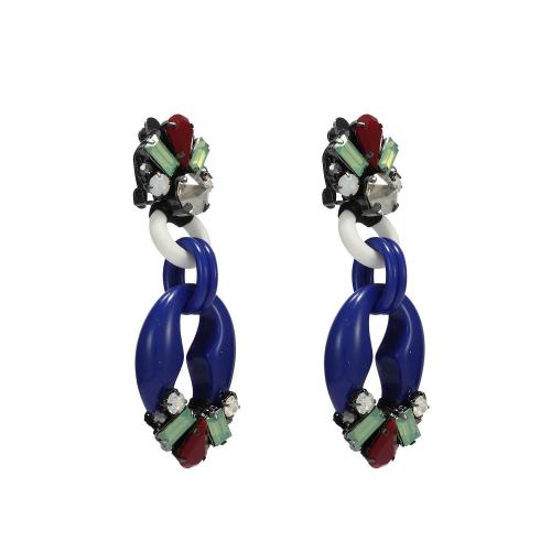 How to Accessorize in the Spirit of Milan's Fashion Week
